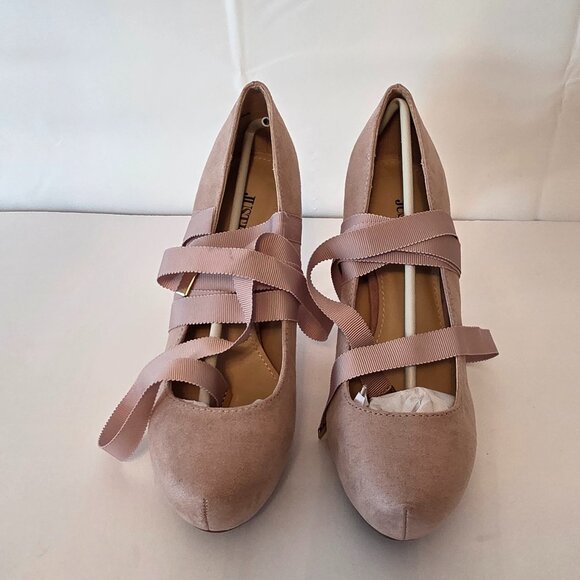Pre-Loved Dusty Pink Mary Jane Pumps with Ribbon Ankle Straps - Picture 2 of 7